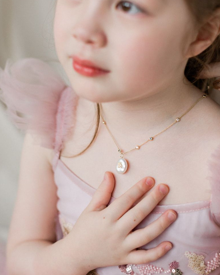 Joy 樂 Pearl Pebble Pendant